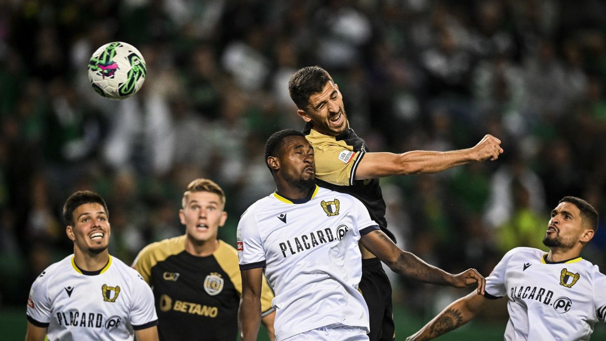 RENAN COELHO E ANDRÉ CURY NEGAM ACORDO ENTRE PORTO E O EX-FLAMENGO OTÁVIO